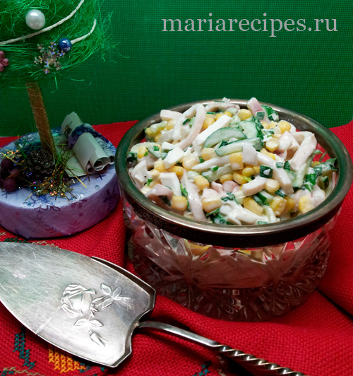салат с кальмарами и кукурузой